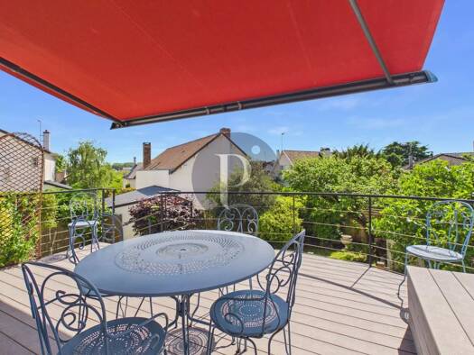 Maison à vendre 880 000 € 8 pièces 6 chambres 175 m² 523 m² de terrain Verrières-le-Buisson 91370