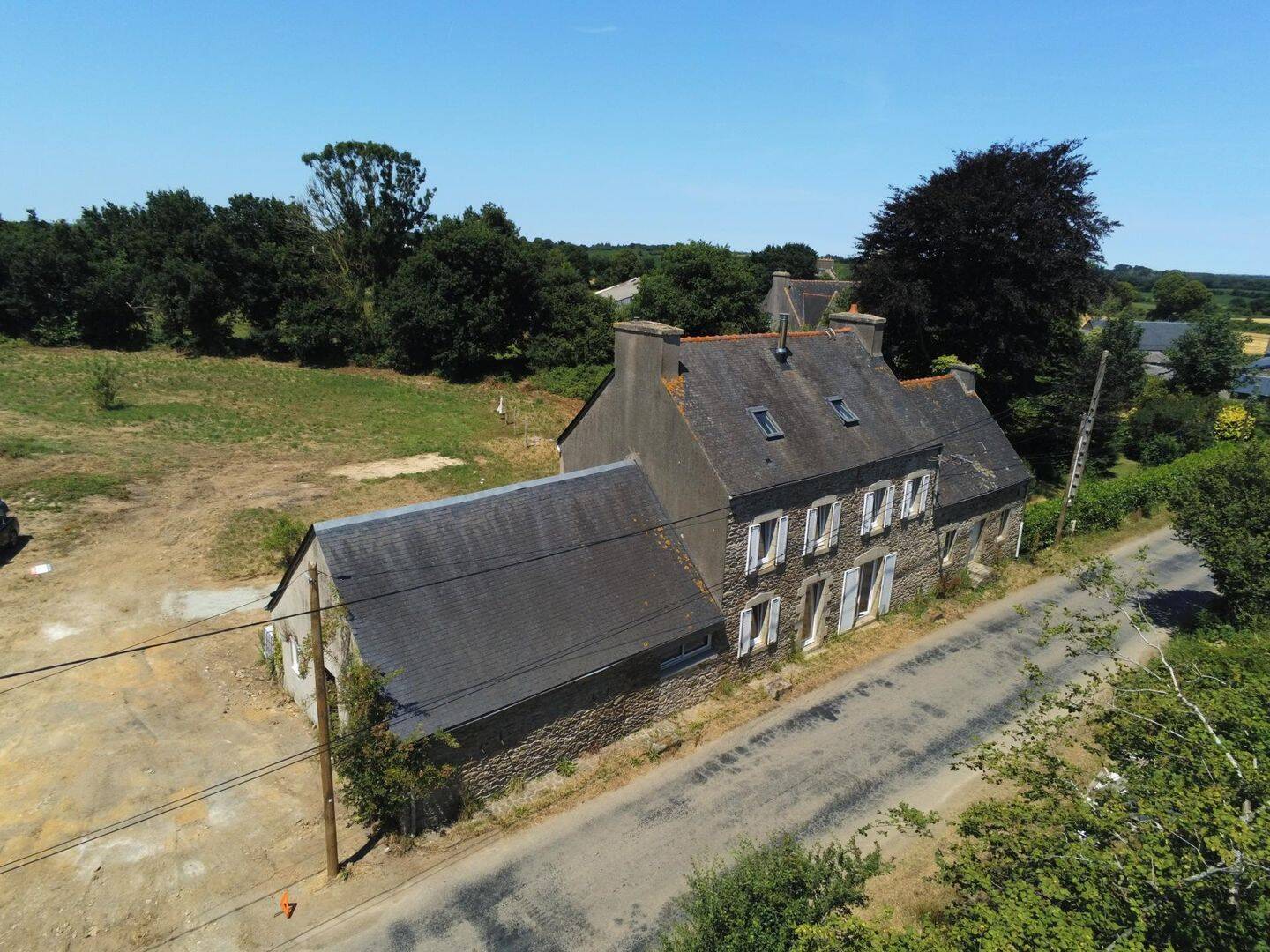 Maison 8 pièces 196 m² · à Saint-Thégonnec Loc-Eguiner · 196 m² · 144 450 €