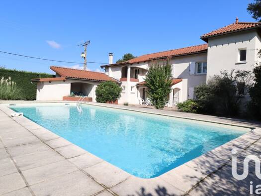 Demeure à vendre 579 000 € 6 pièces 4 chambres 242 m² 3 096 m² de terrain Orléat 63190