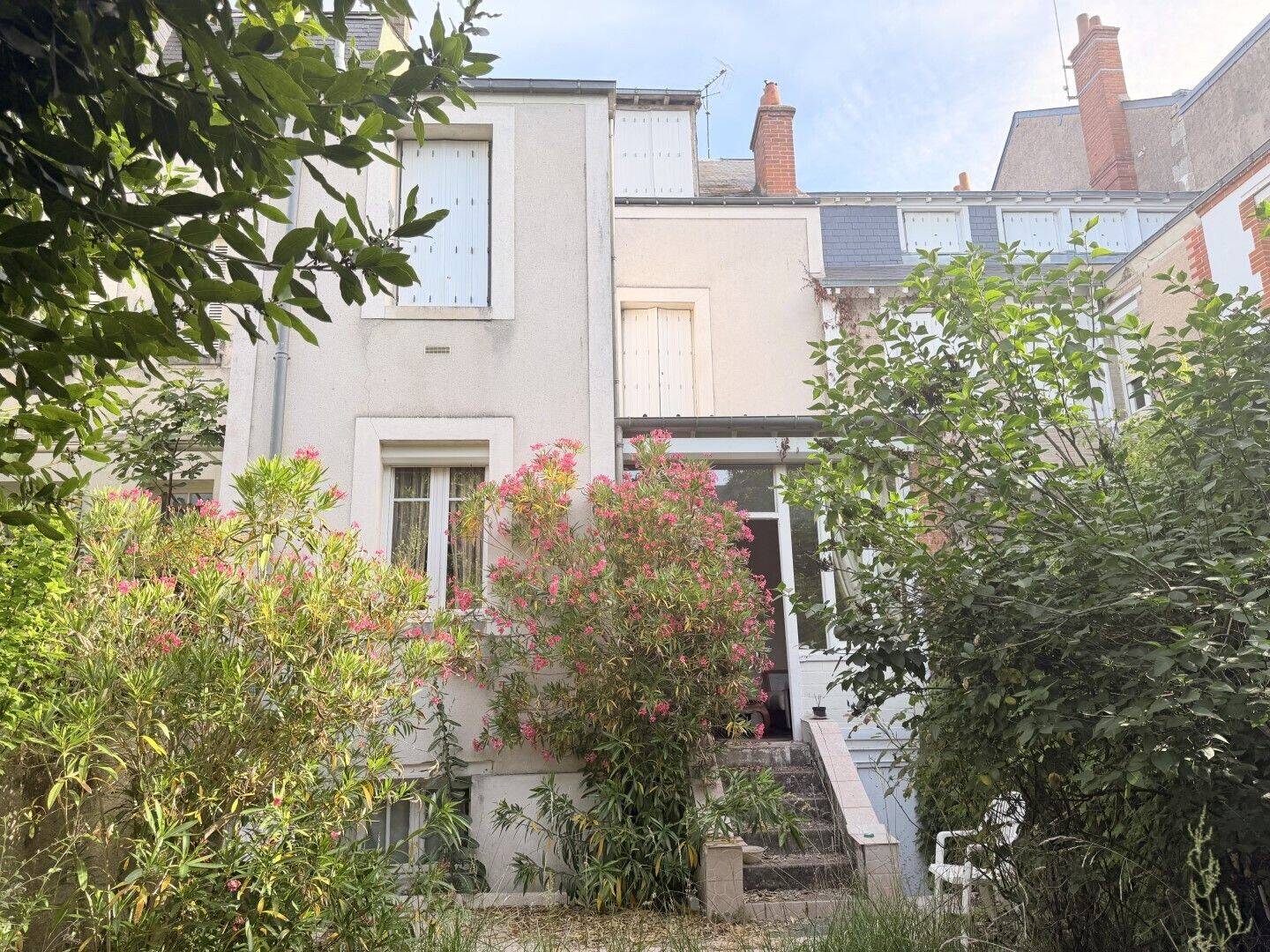 Maison 7 pièces 180 m² · à Tours · 180 m² · 620 000 €