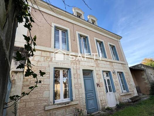 Maison à vendre 199 900 € 4 pièces 3 chambres 147 m² 1 231 m² de terrain Centre Naintré 86530