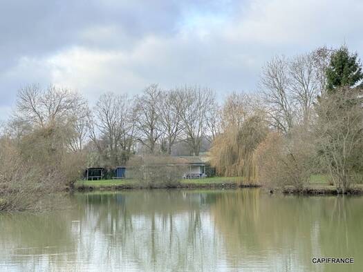 Propriété de loisirs à vendre 149 000 € 25 730 m² de terrain Montmirail 72320