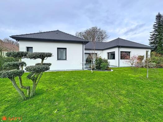 Maison de plain-pied à vendre 457 800 € 5 pièces 4 chambres 217 m² 873 m² de terrain Saint-Georges-des-Groseillers 61100