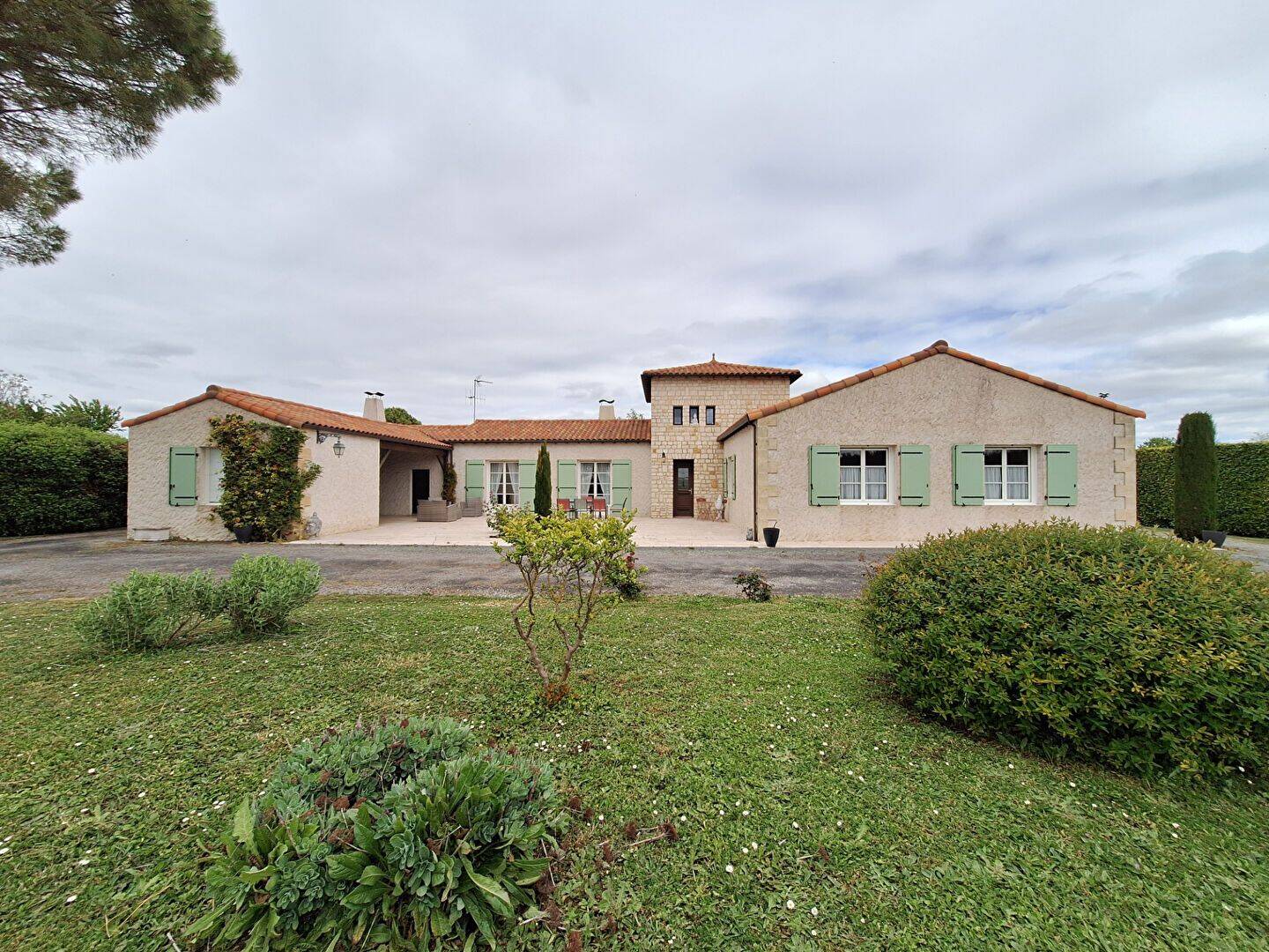 Maison 5 pièces 155 m² · à Tonnay-Boutonne · 155 m² · 348 150 €