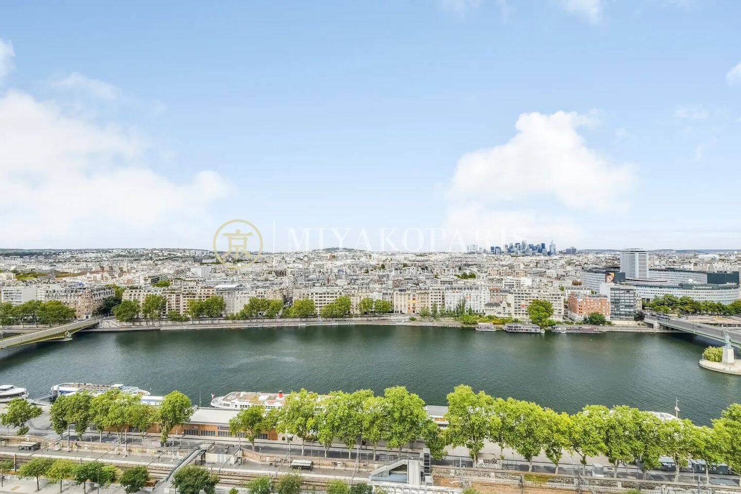 Appartement 52 pièces 52 m² · à Paris 15ème Arrondissement · 52 m² · 2 200 €/mois