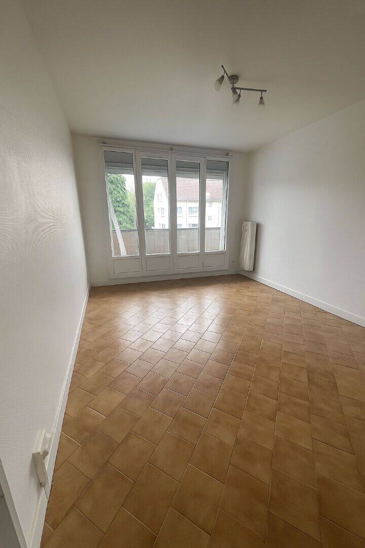 Appartement 3 pièces 57 m² · à Crépy-en-Valois · 57 m² · 890 €