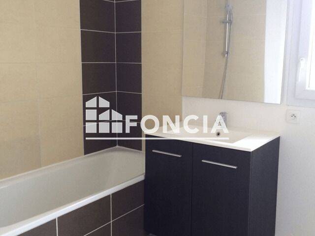 Appartement 3 pièces 65 m² · à Cenon · 64,6 m² · 829 €