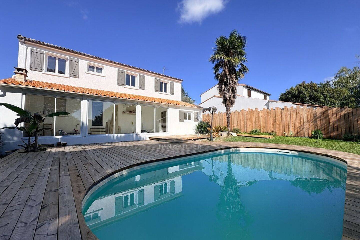 Maison 7 pièces 200 m² · à Saintes · 200 m² · 399 000 €