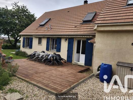 Maison à vendre 244 000 € 6 pièces 5 chambres 134,9 m² 988 m² de terrain Suzay 27420