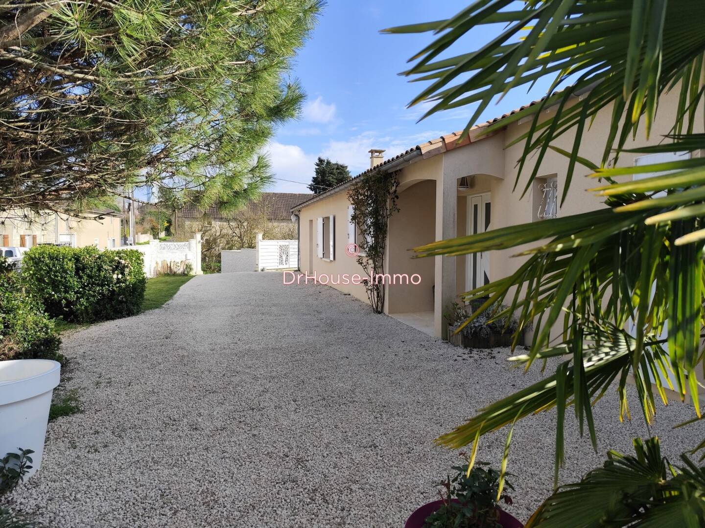 Maison 5 pièces 142 m² · à Beaumont Saint-Cyr · 142 m² · 259 900 €