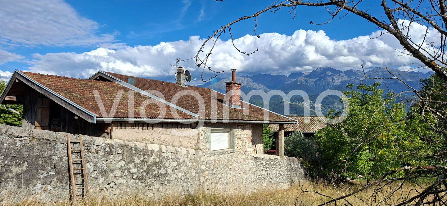 Maison 5 pièces 128 m² · à Biviers · 128 m² · 60 000 €