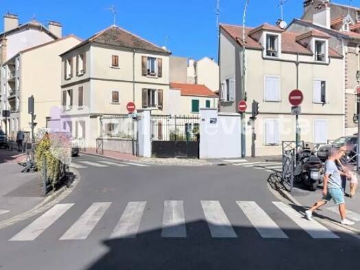 Local commercial à louer 2 955 € 100 m² de surface de vente Nogent Village-Coulmiers Nogent-sur-Marne 94130