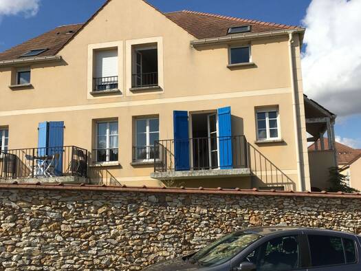 Appartement à louer 1 060 € 3 pièces 2 chambres 62 m² Étage -1/2 Courdimanche 95800