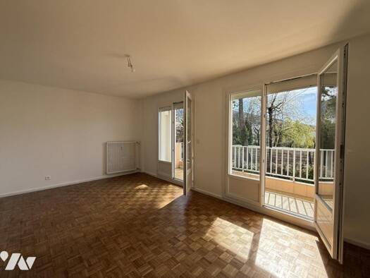 Appartement à vendre 137 000 € 4 pièces 3 chambres 80,4 m² 1er étage Oyonnax 01100