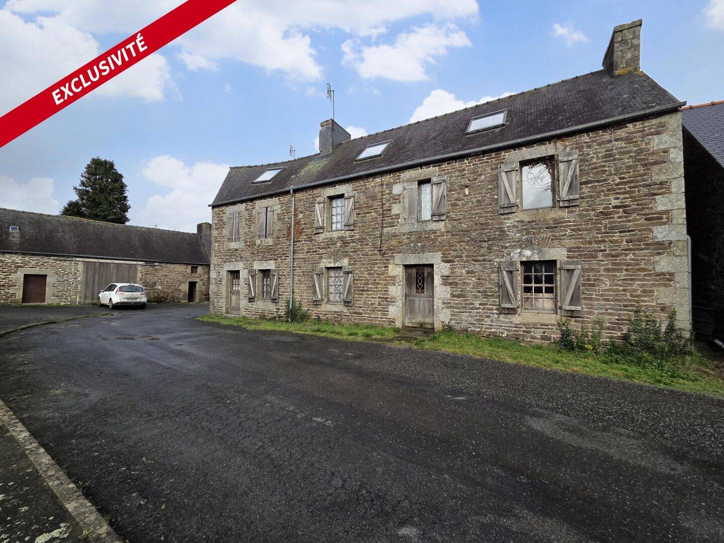 Maison 5 pièces 135 m² · à Pont-Melvez · 135 m² · 46 500 €
