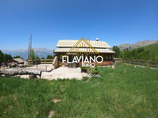 Maison à vendre 350 000 € 6 pièces 4 chambres 130 m² 2 653 m² de terrain Barcelonnette 04400