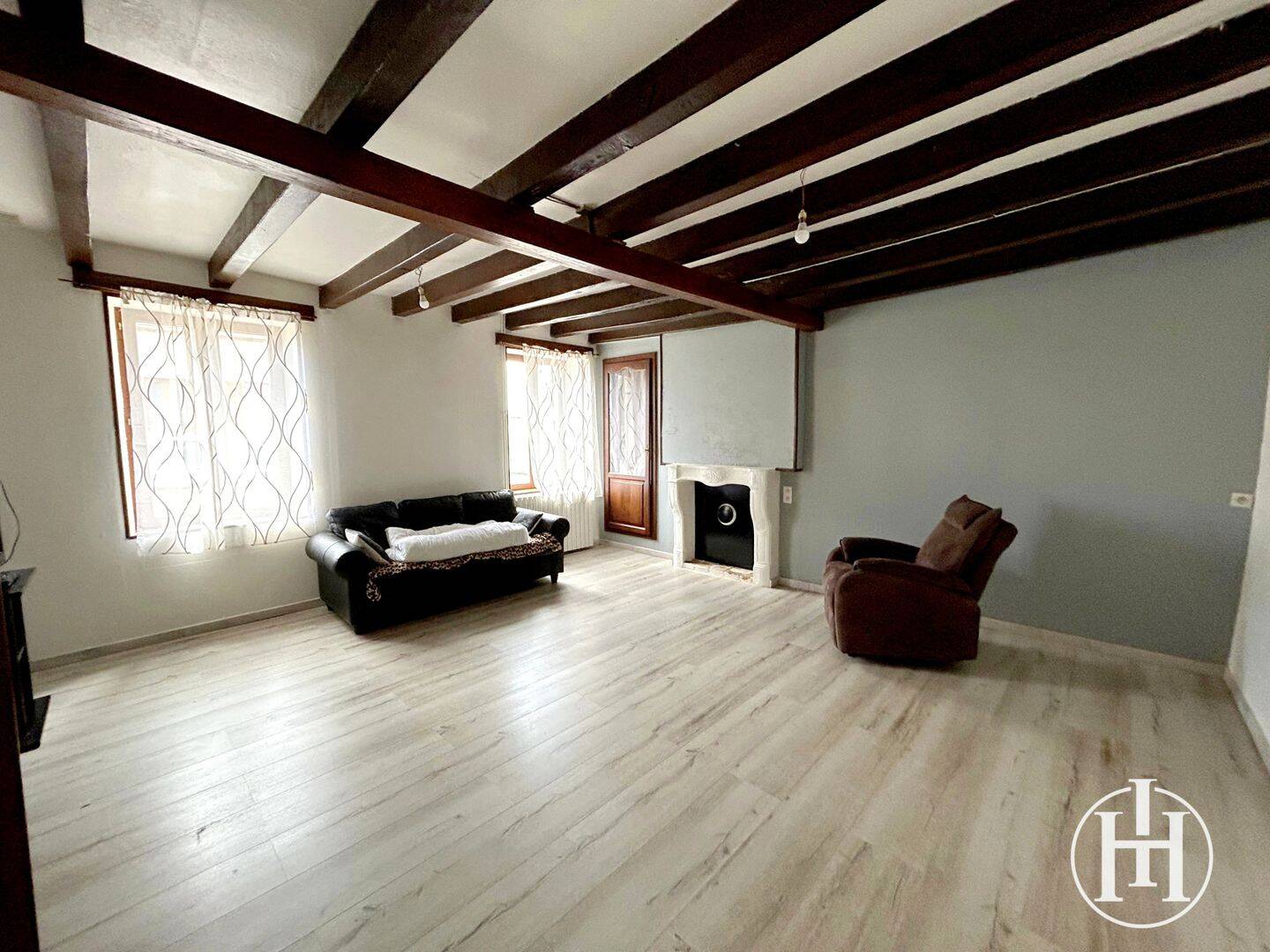 Maison 8 pièces 150 m² · à Ainay-le-Château · 150 m² · 99 000 €