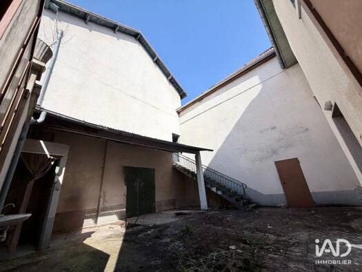 Local commercial à vendre 69 000 € 360 m² de surface de vente Fleury-la-Rivière 51480