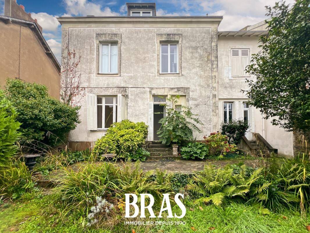 Maison 6 pièces 162 m² · à Nantes · 162 m² · 2 500 €/mois