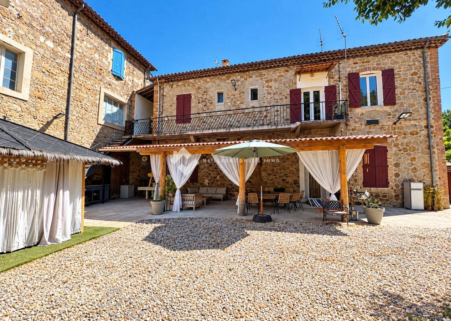 Maison 12 pièces 226 m² · à Robiac-Rochessadoule · 226,5 m² · 330 000 €