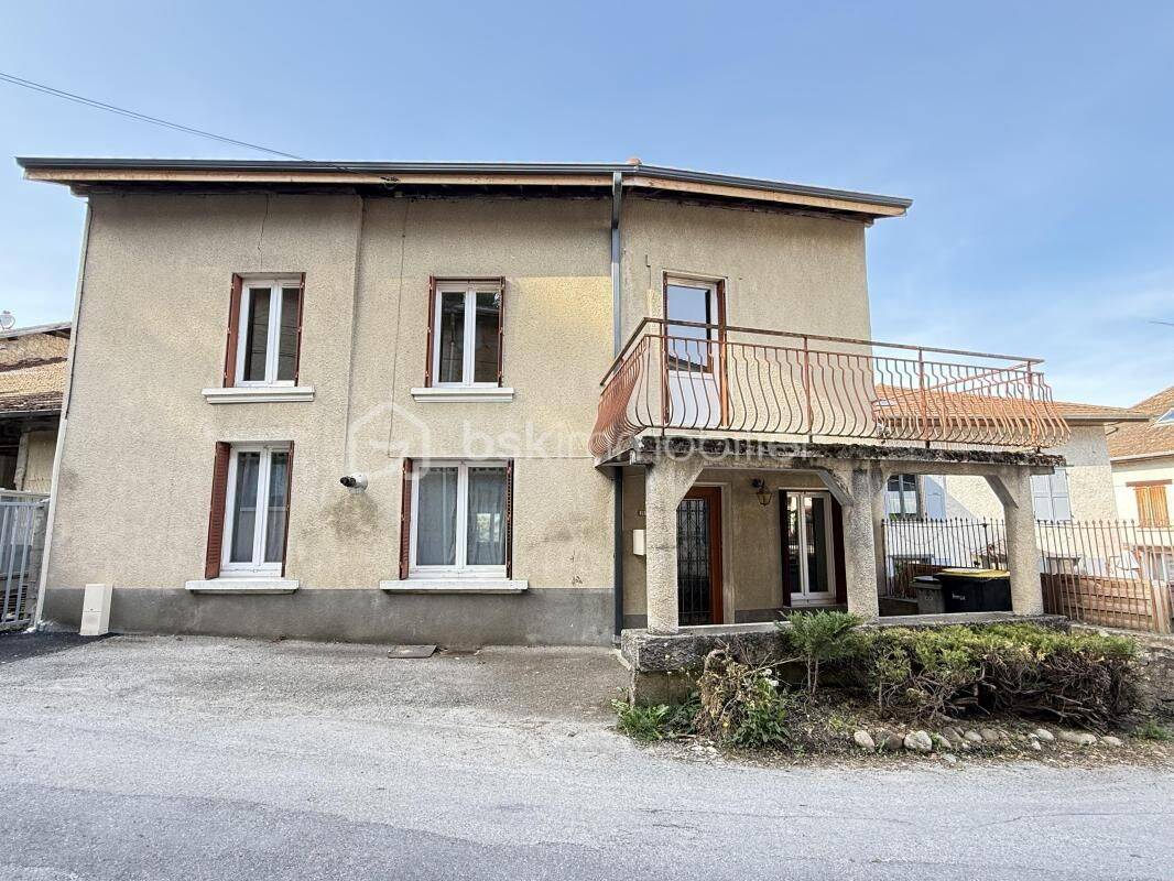 Maison 5 pièces 142 m² · à Izeaux · 142 m² · 100 000 €