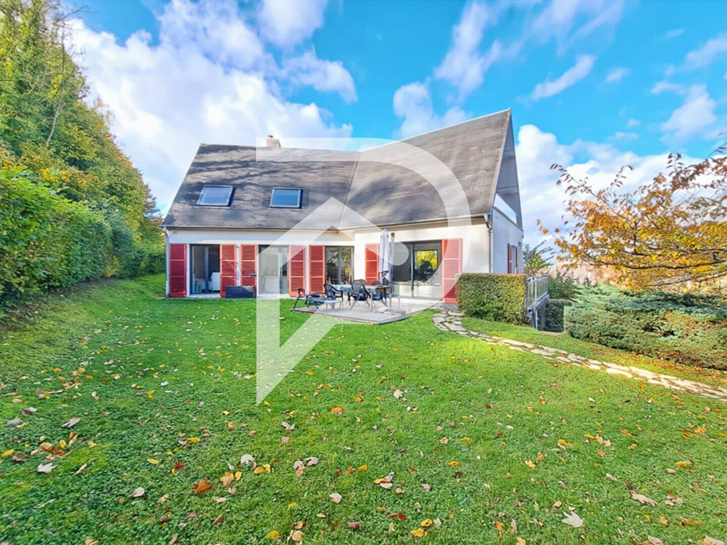 Maison 7 pièces 158 m² · à Savignies · 158 m² · 275 000 €