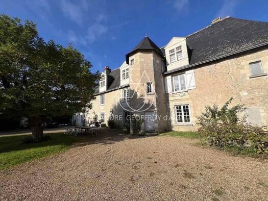 Château à vendre 1 550 000 € 28 pièces 15 chambres 820 m² 30 000 m² de terrain Truyes 37320