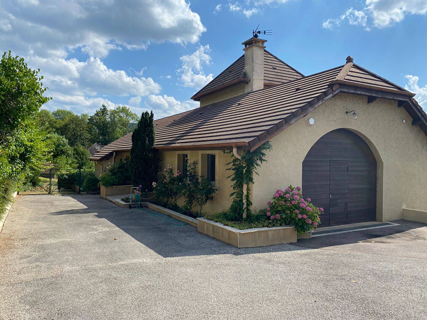 Maison 8 pièces 219 m² · à Arbois · 219 m² · 525 000 €
