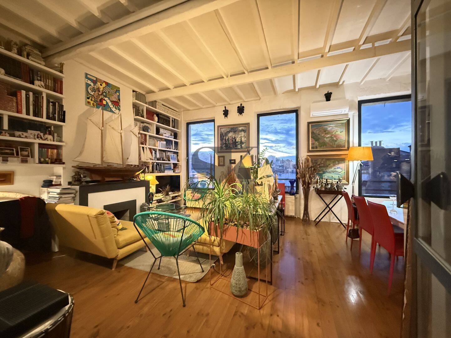 Appartement 2 pièces 47 m² · à Marseille 6ème Arrondissement · 47,2 m² · 300 000 €