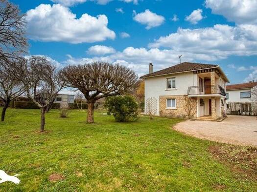 Maison à vendre 199 281 € 4 pièces 2 chambres 124 m² 1 439 m² de terrain Saint-Céré 46400