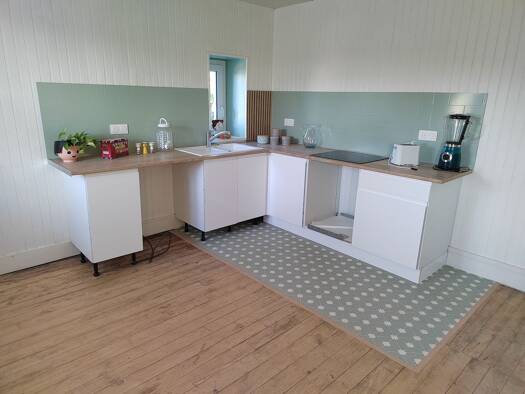 Appartement à louer 590 € 1 pièce 70 m² Étage 1/2 disponible dès maintenant Le Prieure Est-Ecarts Saint-Florentin 89600