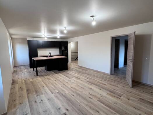 Appartement à vendre 119 000 € 3 pièces 1 chambre 78,5 m² Étage 1/2 Châlonvillars 70400