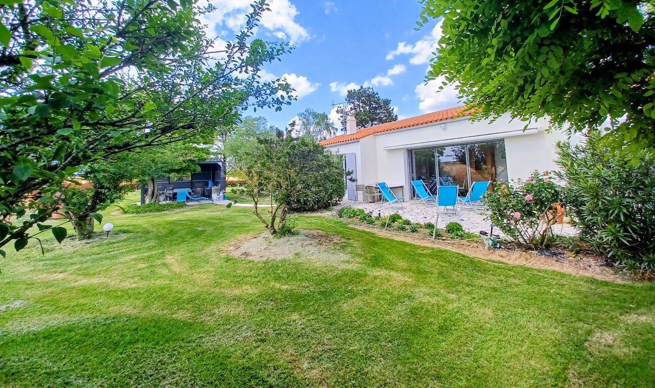 Maison 5 pièces 130 m² · à Saint-Xandre · 130 m² · 1 180 €