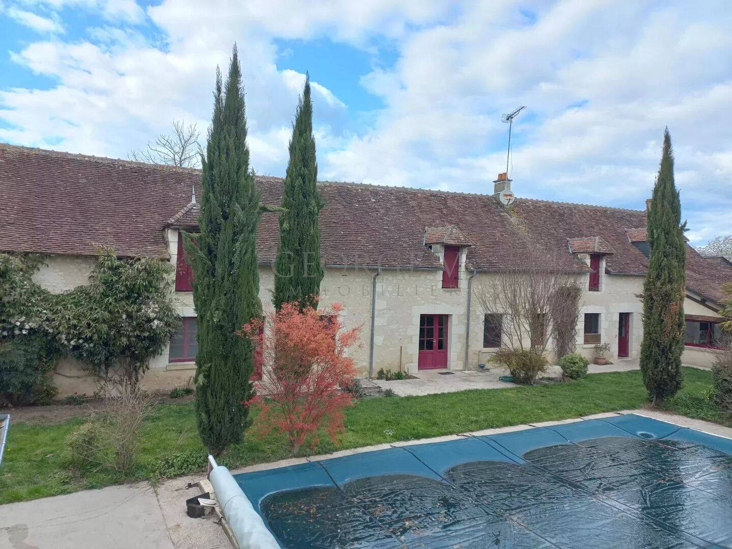 Maison 7 pièces 198 m² · à Descartes · 198 m² · 398 000 €