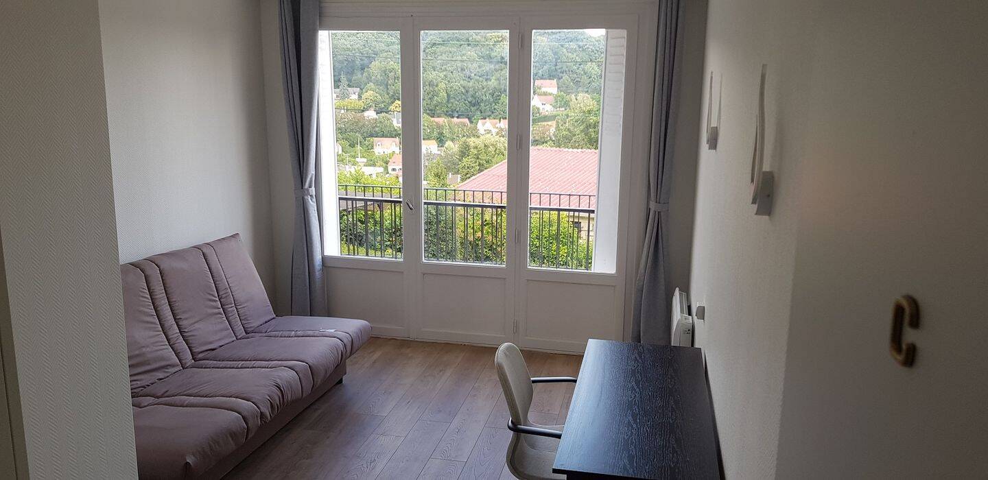 1 pièce 13 m² · à Orsay · 12,7 m² · 602 €/mois