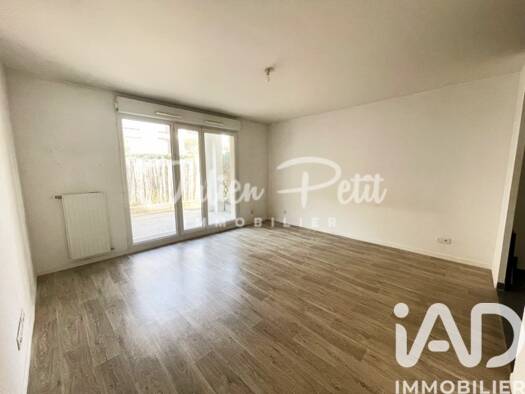 Appartement à vendre 248 000 € 3 pièces 2 chambres 59 m² RDC/4 Est Palaiseau 91120