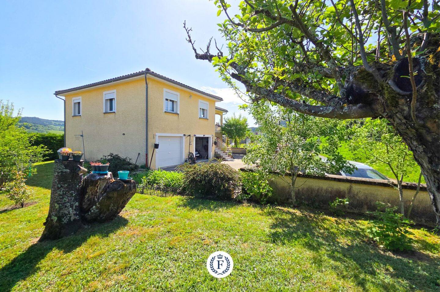 Maison 7 pièces 230 m² · à Deux-Grosnes · 230 m² · 250 000 €