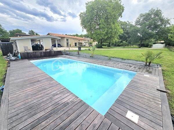 Maison 10 pièces 379 m² · à Saint-André-de-Cubzac · 379 m² · 519 000 €
