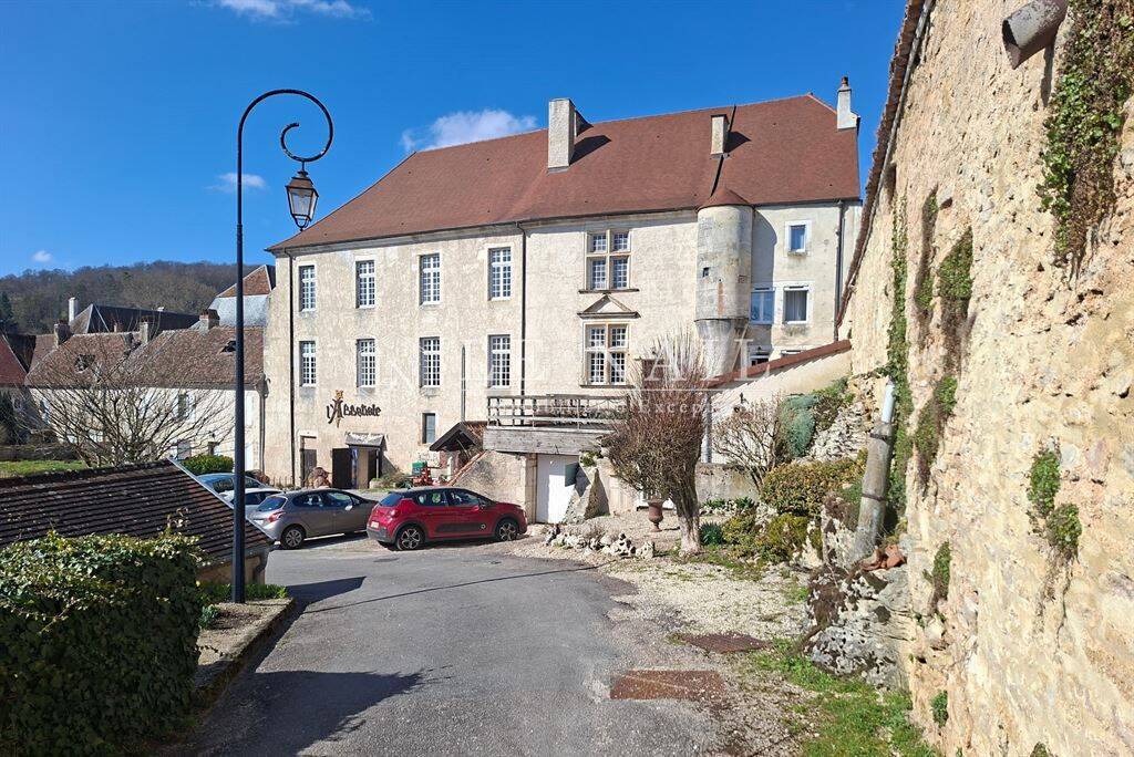 Maison 19 pièces 854 m² · à Langres · 854 m² · 540 000 €