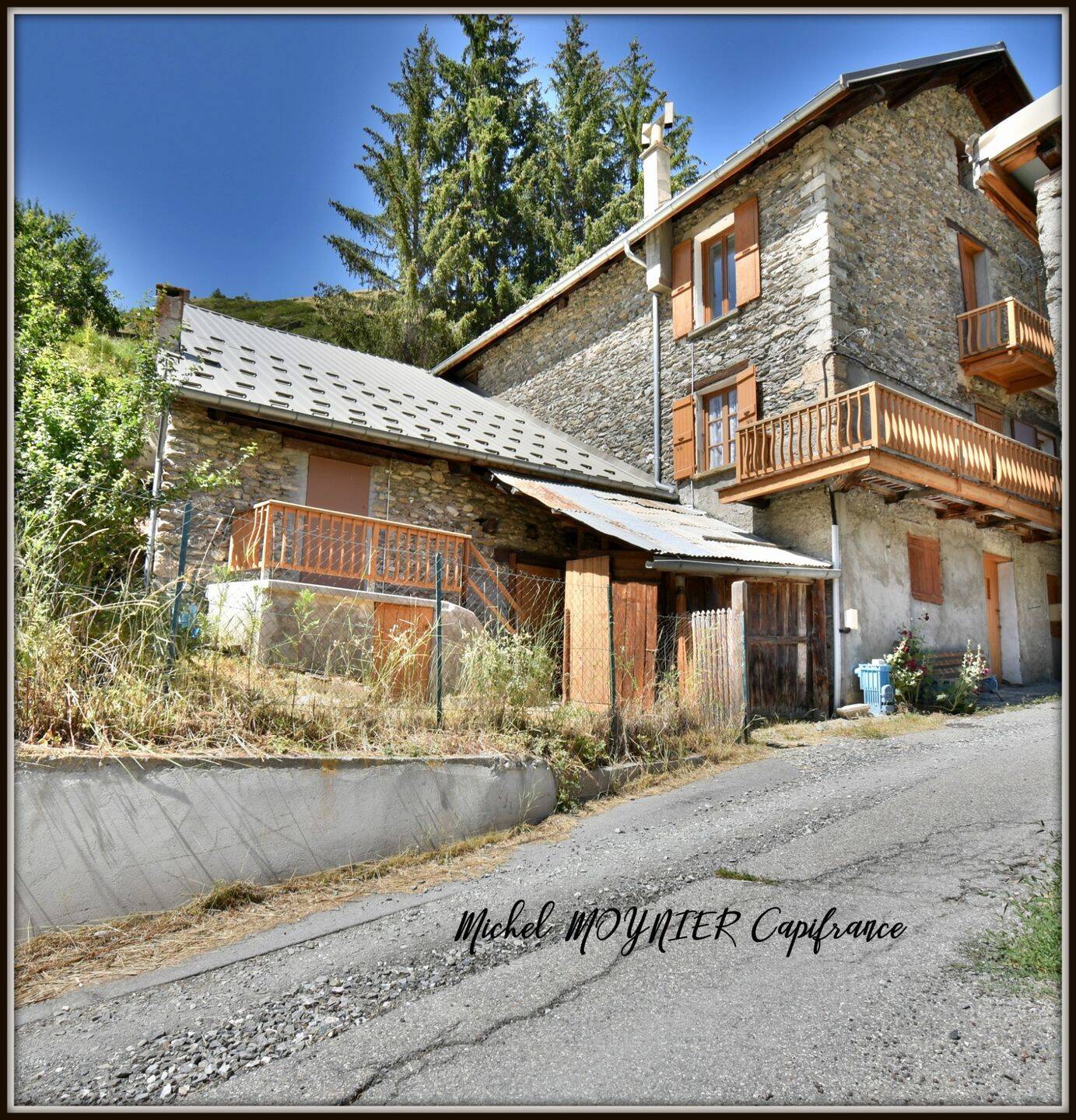 Maison 3 pièces 84 m² · à Aiguilles · 84 m² · 257 000 €