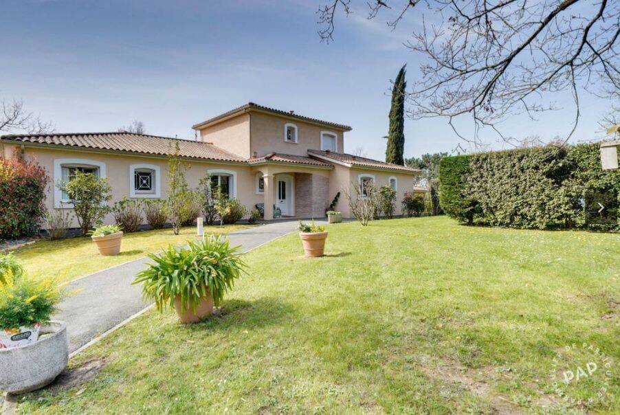 Maison 9 pièces 267 m² · à Montpon-Ménestérol · 267 m² · 600 000 €
