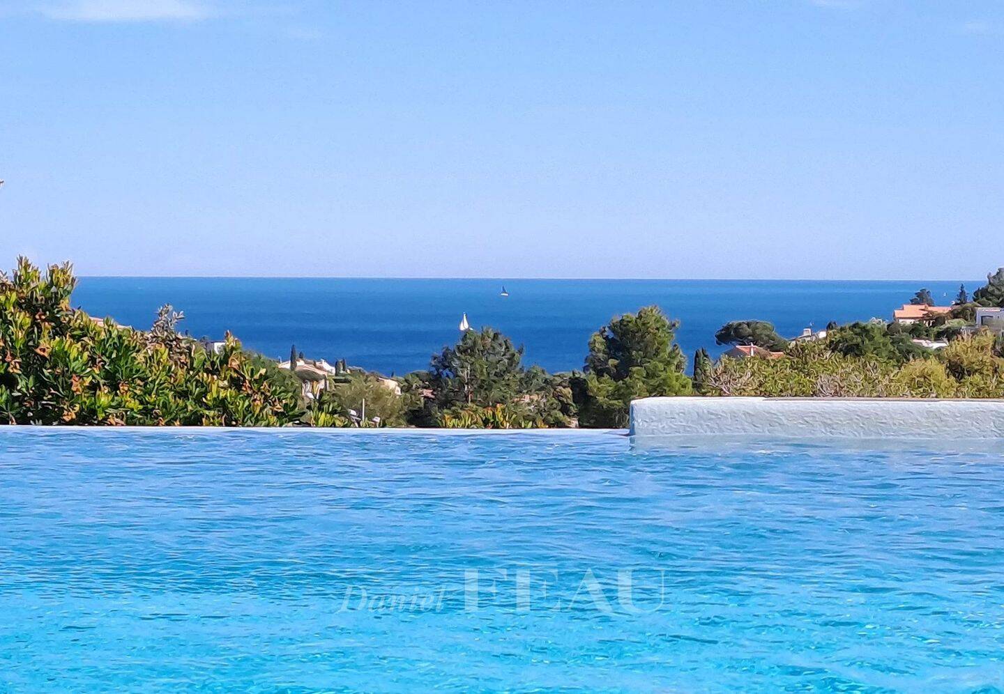 Maison 7 pièces 241 m² · à Cavalaire-sur-Mer · 241 m² · 3 360 000 €