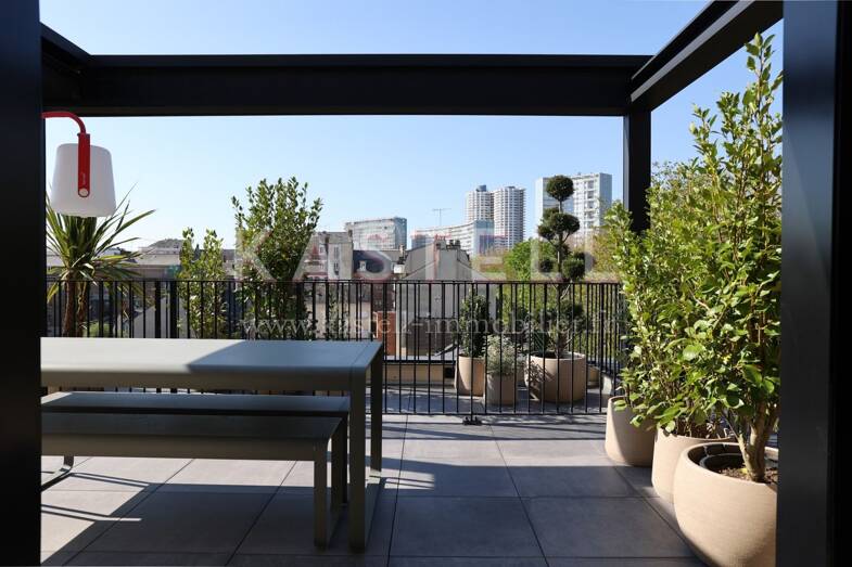 Appartement à vendre 1 399 000 € 4 pièces 3 chambres 134 m² Sous le toit, Étage 4/4 Rennes 35000