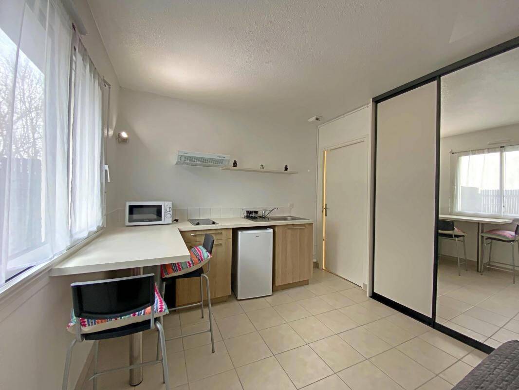 Appartement 1 pièce 19 m² · à Larmor-Plage · 18,5 m² · 550 €