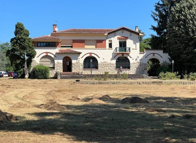 Demeure à vendre 980 000 € 6 pièces 5<br/>chambres 325 m²<br/>superficie 25 000 m²<br/>terrain Malbou L'Union 31240