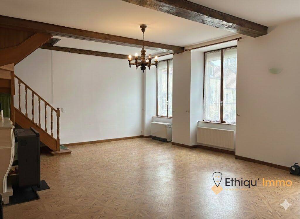 Appartement 5 pièces 160 m² · à Arc-en-Barrois · 160 m² · 750 €