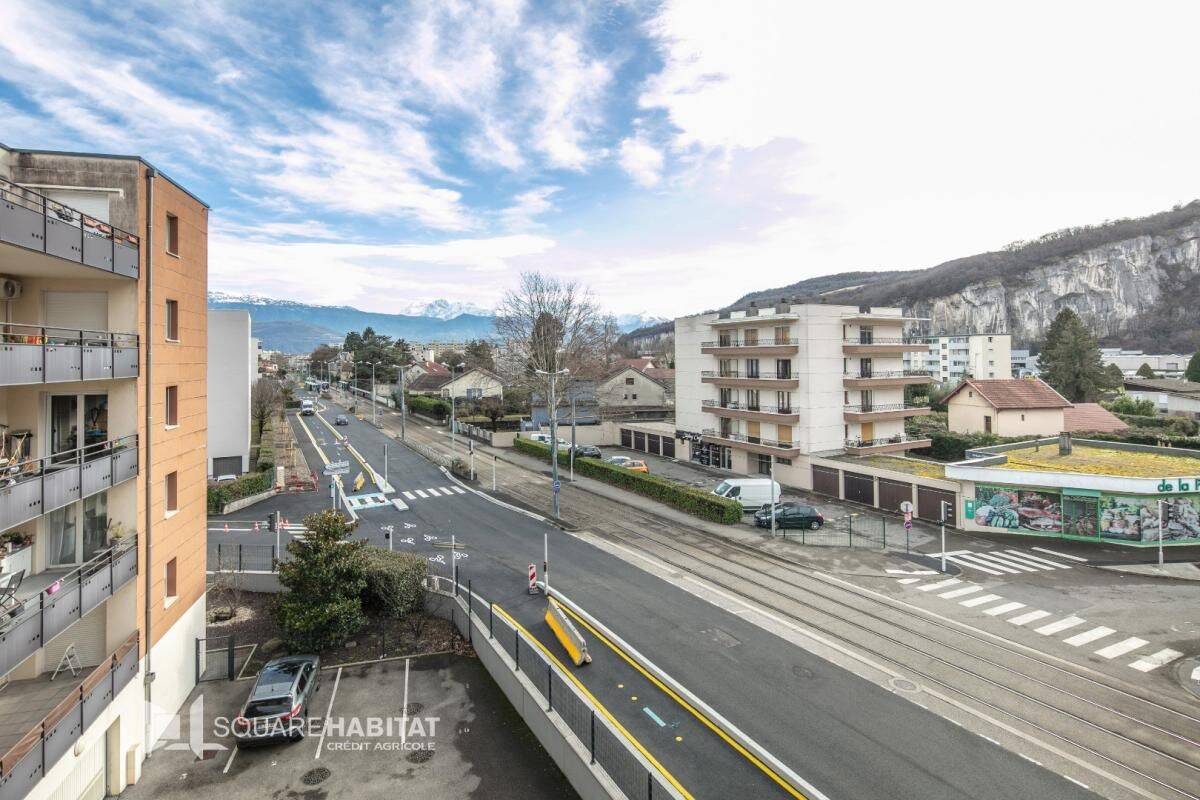 Appartement 3 pièces 45 m² · à Fontaine · 45 m² · 615 €