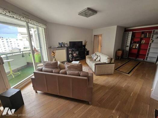 Appartement à vendre 324 220 € 4 pièces 3 chambres 93 m² RDC Tours 37000