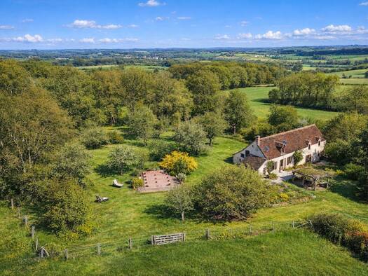 Maison à vendre 700 000 € 6 pièces 4 chambres 170 m² 25 000 m² de terrain Bellême 61130