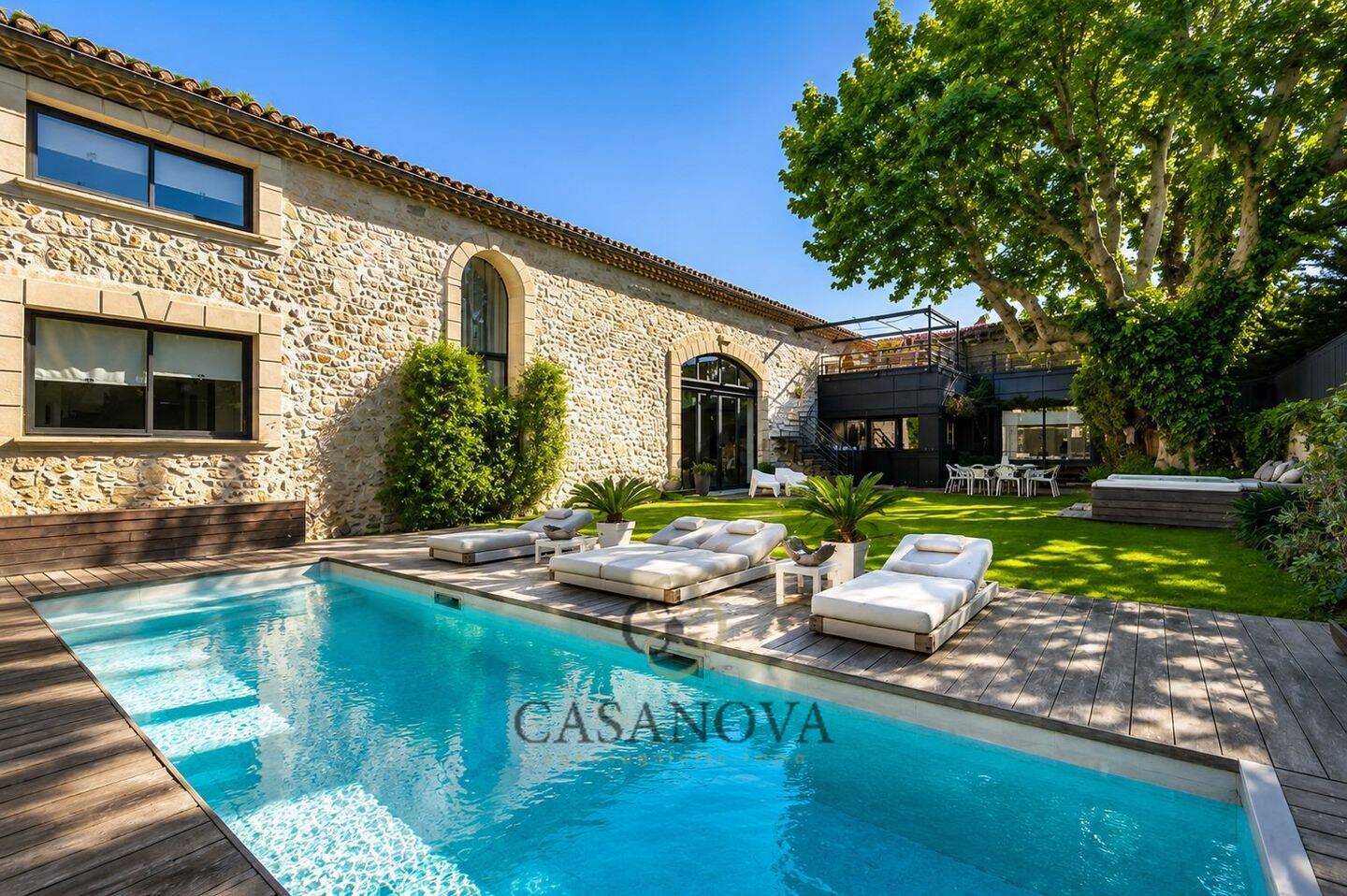 Maison 12 pièces 551 m² · à Aimargues · 551 m² · 1 550 000 €